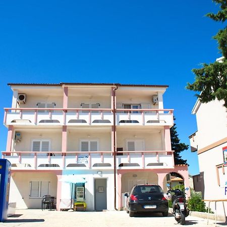Apartmani Vidusin Novalja Exterior photo